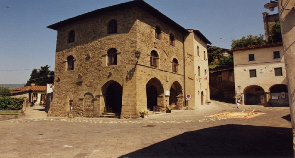 Uzzano Palazzo del Capitano